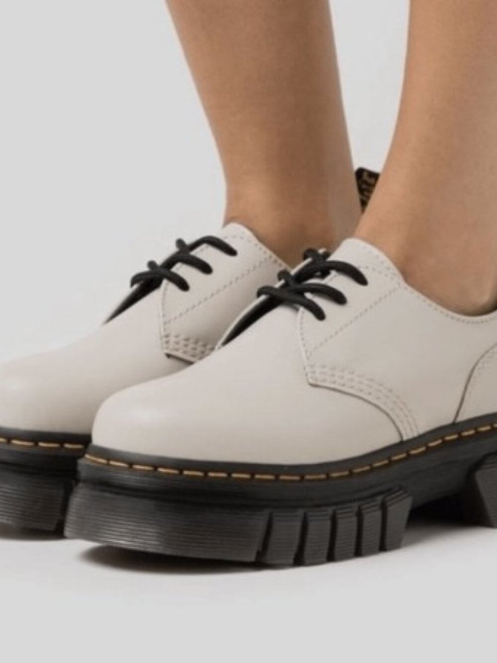 DR MARTENS~Audrick Napa Leather Platform Oxford Derby Shoes Sz 8 LIKE NEW Taupe
